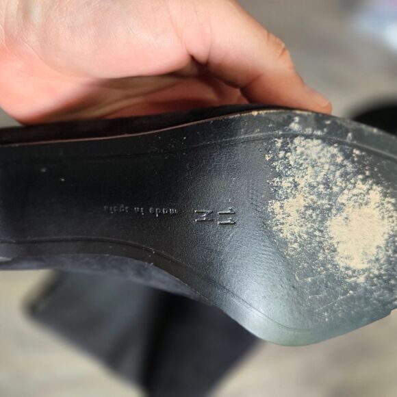 🐢 Calvin Klein Size 11 Suede pumps. Size 11 Classic! - Picture 7 of 10